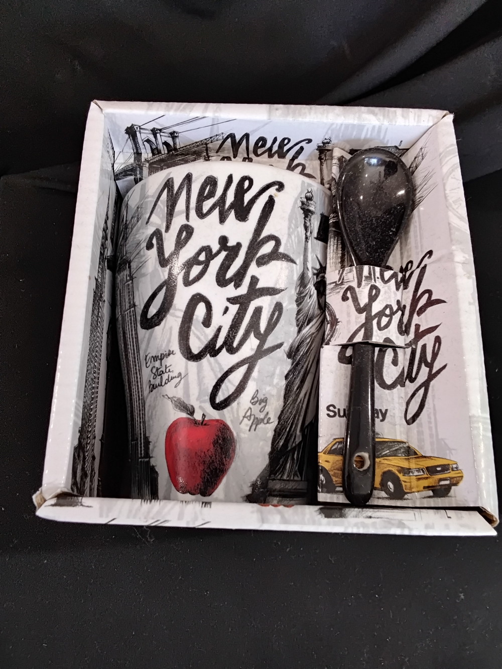 New York City Red Apple Ceramic Mug Gift Set